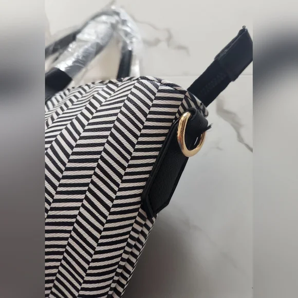 Trina Turk Tote Bag. Great Sleek Black & White Pattern. - Picture 6 of 13